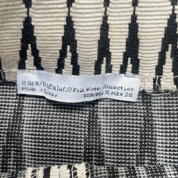 Zara Midi Pencil Skirt Boho Tribal Aztec Print Ivory Black Stretchy Cotton S - Picture 3 of 8